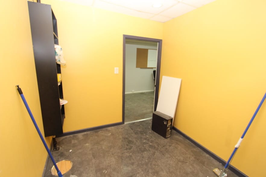 More Photos Of 120 Avenue T, Brooklyn Storefront For Lease