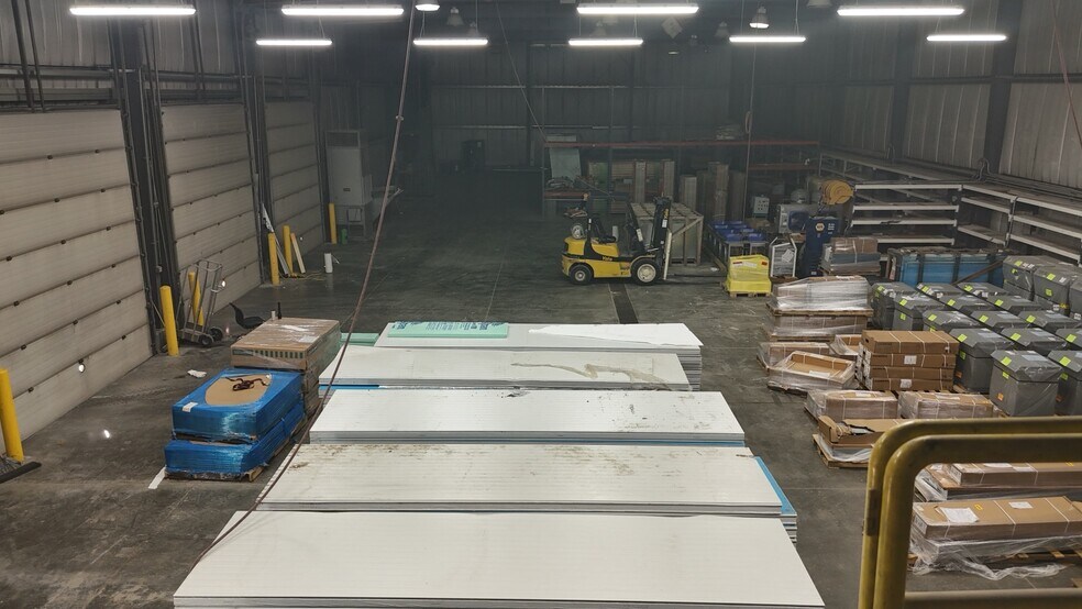 More Photos Of 2404 U St, Bedford Industrial For Sale