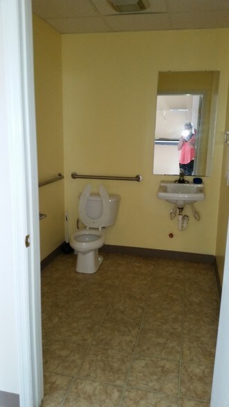 More Photos Of 4582 Cumberland Rd, Fayetteville Freestanding For Lease