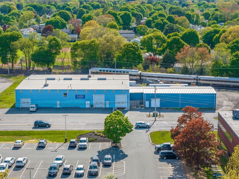 More Photos Of 27 Tozer Rd, Beverly Warehouse For Lease