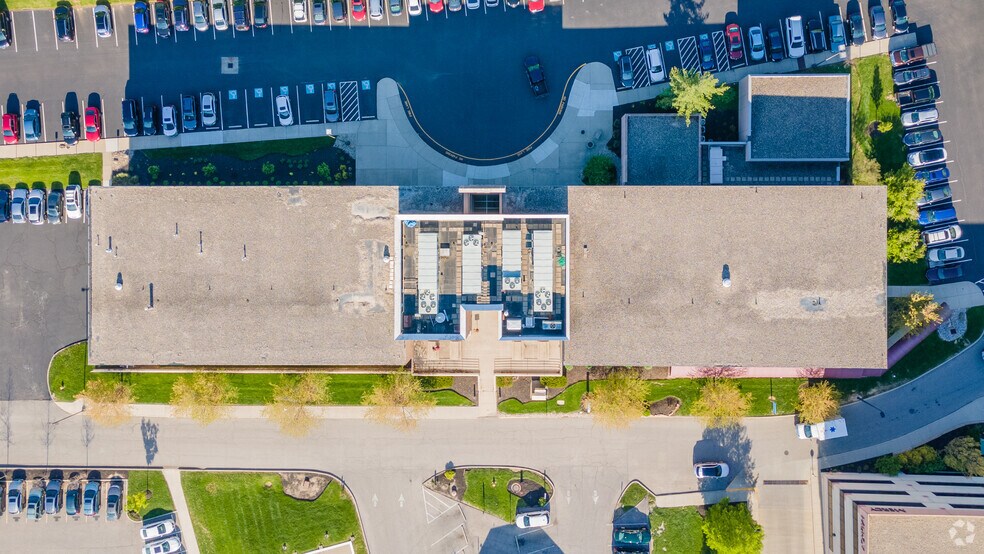 More Photos Of 8000 Five Mile Rd, Cincinnati Medical For Lease