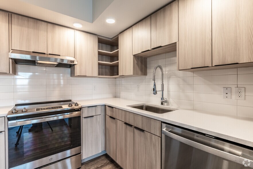 More Photos Of 1901 Vine St, Kansas City Multifamily For Sale