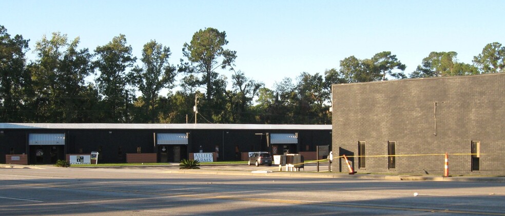 Primary Photo Of 622 Old Trolley Rd, Summerville Light Distribution For Lease