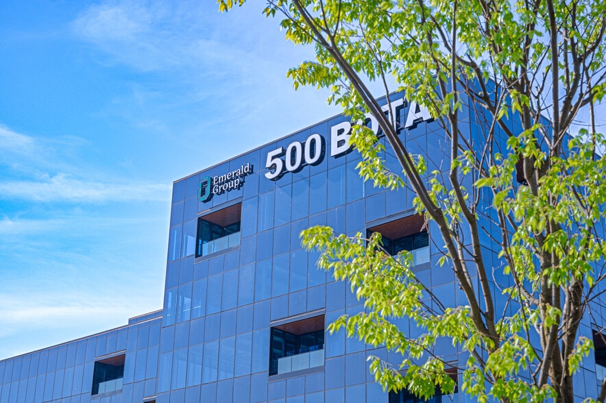 More Photos Of 500 Boulevard of Americas, Lakewood Medical For Lease