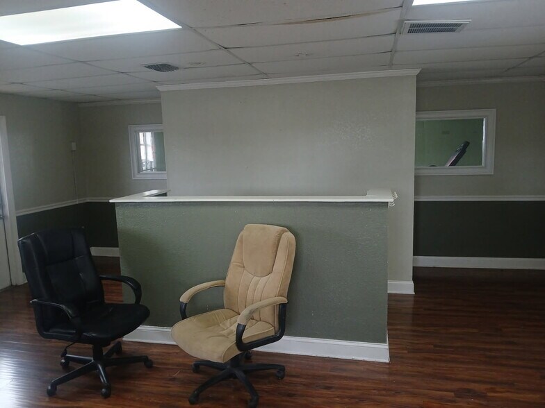 More Photos Of 38799 US Highway 19 N, Tarpon Springs Storefront Retail Office For Sale