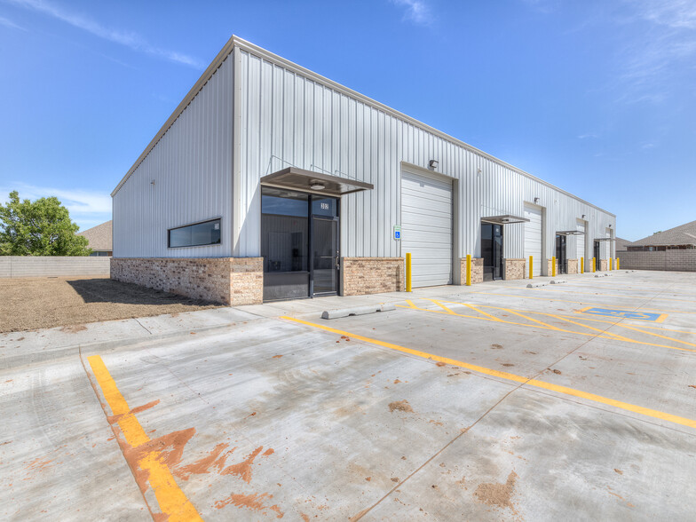 Primary Photo Of 200 Chisholm Trail, Mustang Flex For Lease