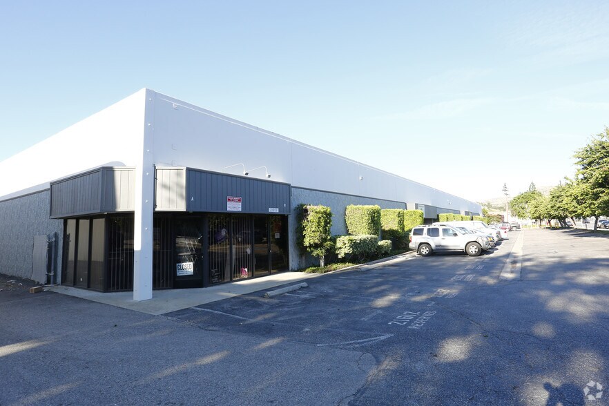 More Photos Of 21612-21642 Marilla St, Chatsworth Manufacturing For Lease