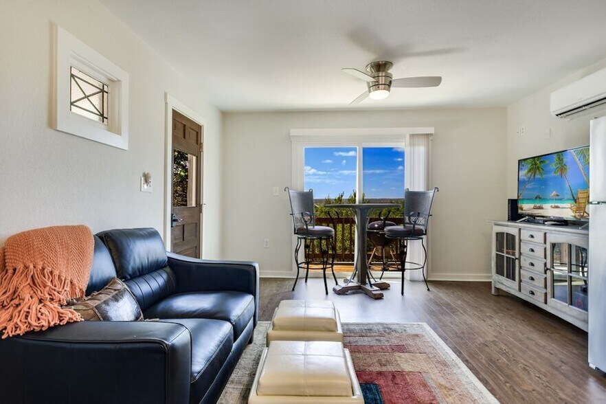 More Photos Of 610 Crystal Creek Dr, Austin Specialty For Sale
