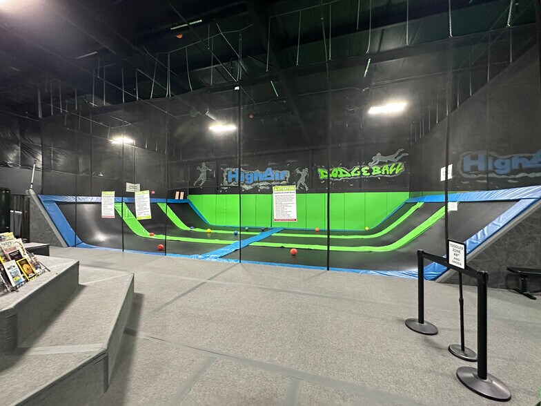 More Photos Of 1250 4th Ave NW, Minot Storefront For Lease