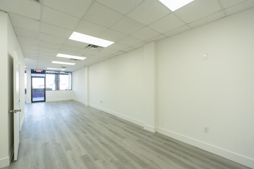 More Photos Of 7506-7560 NW 70th St, Miami Unknown For Lease