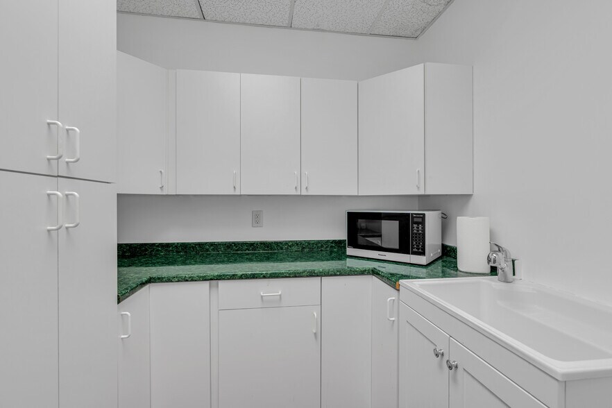 More Photos Of 309 Morris Ave, Spring Lake Office For Sale