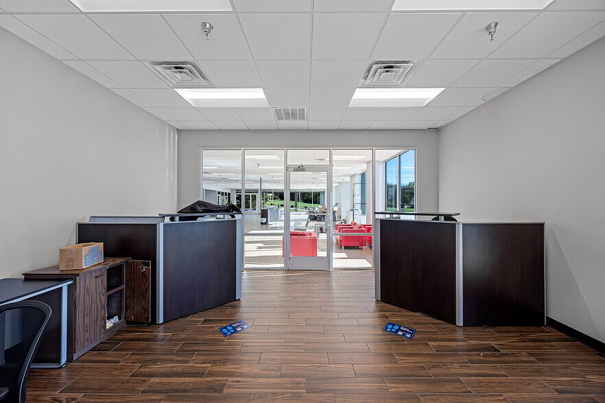 More Photos Of 3301 Eastend Ave, Humboldt Auto Dealership For Sale