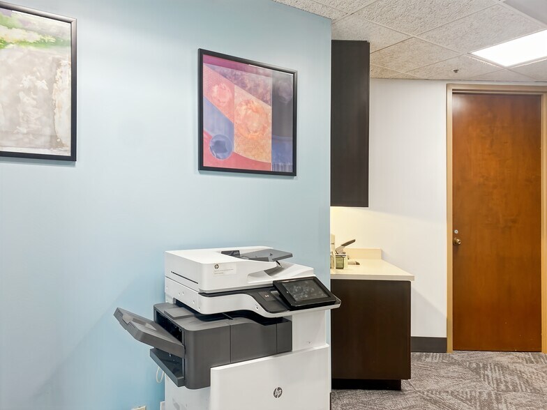 More Photos Of 650 Poydras St, New Orleans Coworking Space