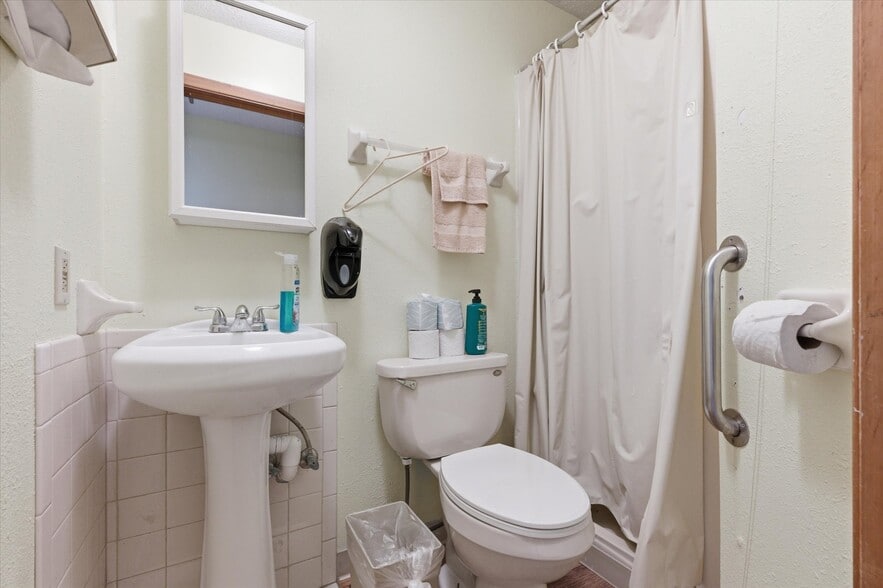 More Photos Of 7435 Plathe Rd, New Port Richey Assisted Living For Sale