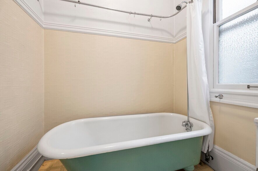 More Photos Of 2 Hugo St, San Francisco Multifamily For Sale