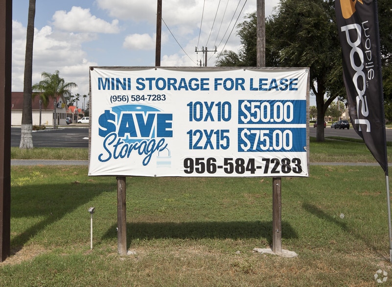 More Photos Of 1801 N Conway Ave, Mission Self Storage For Sale