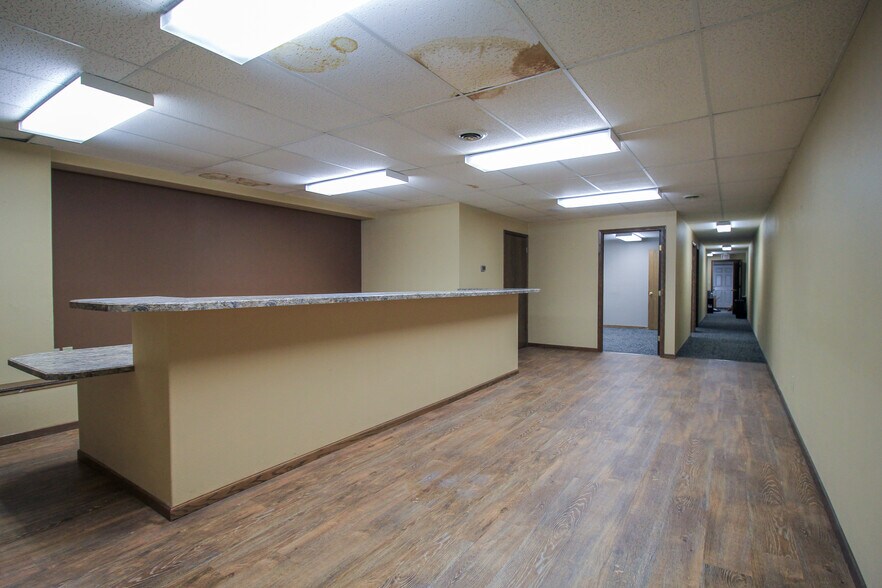 More Photos Of 320 N Main St, Pocahontas Medical For Sale
