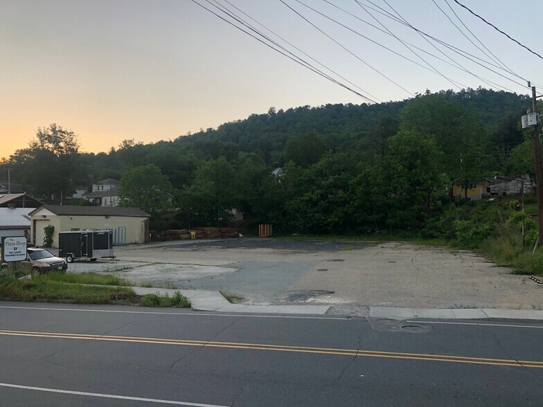 585 Oak Ave, Spruce Pine, NC 28777 Land For Sale