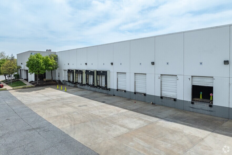 More Photos Of 8750 Larkin Rd, Savage Warehouse For Lease