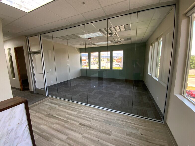 More Photos Of 2940 W Maple Loop, Lehi Office For Lease