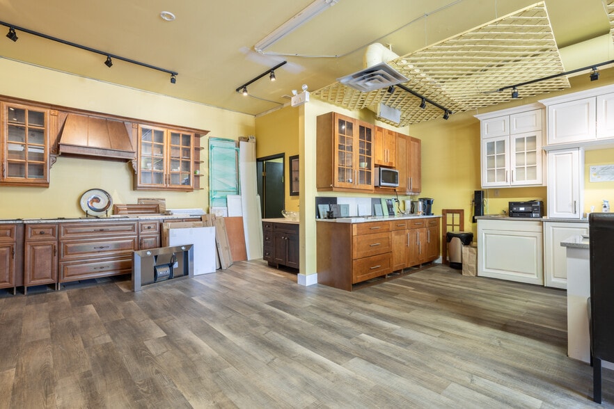 More Photos Of 15585 24th Ave, Surrey Storefront Retail Office For Sale