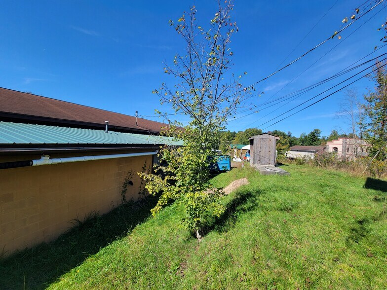 More Photos Of 414 Milroy Grose, Lansing Land For Sale