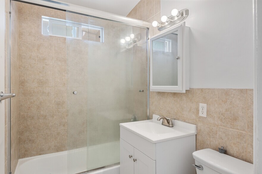 More Photos Of 2204 Carnegie Ln, Redondo Beach Apartments For Sale