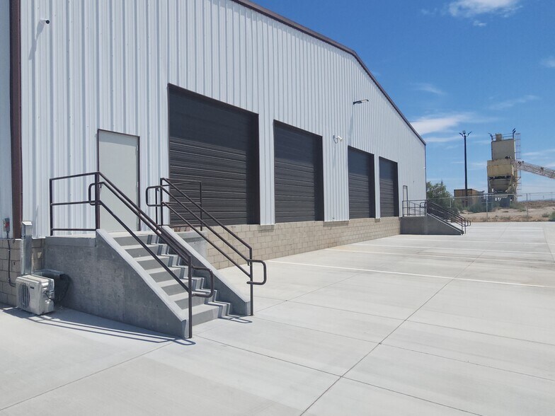 More Photos Of 17454 Adelanto Rd, Adelanto Distribution For Sale