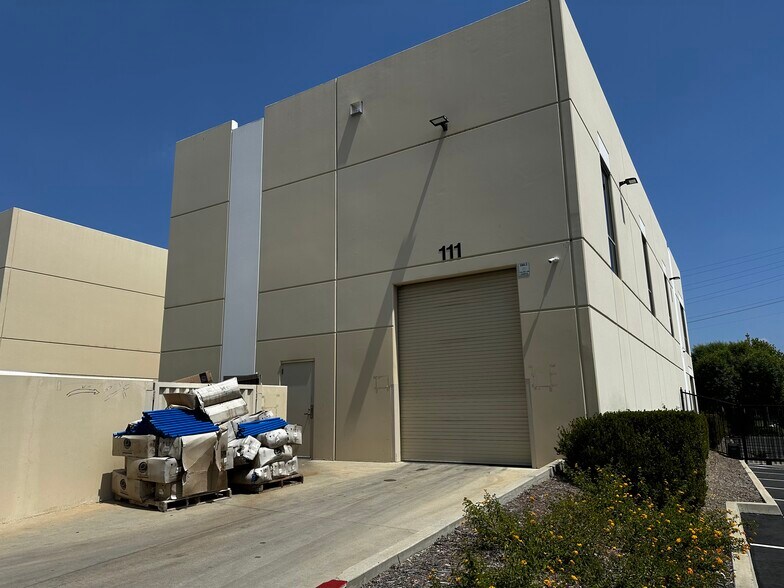 More Photos Of 111-125 N Sunset Ave, City of Industry Warehouse For Lease