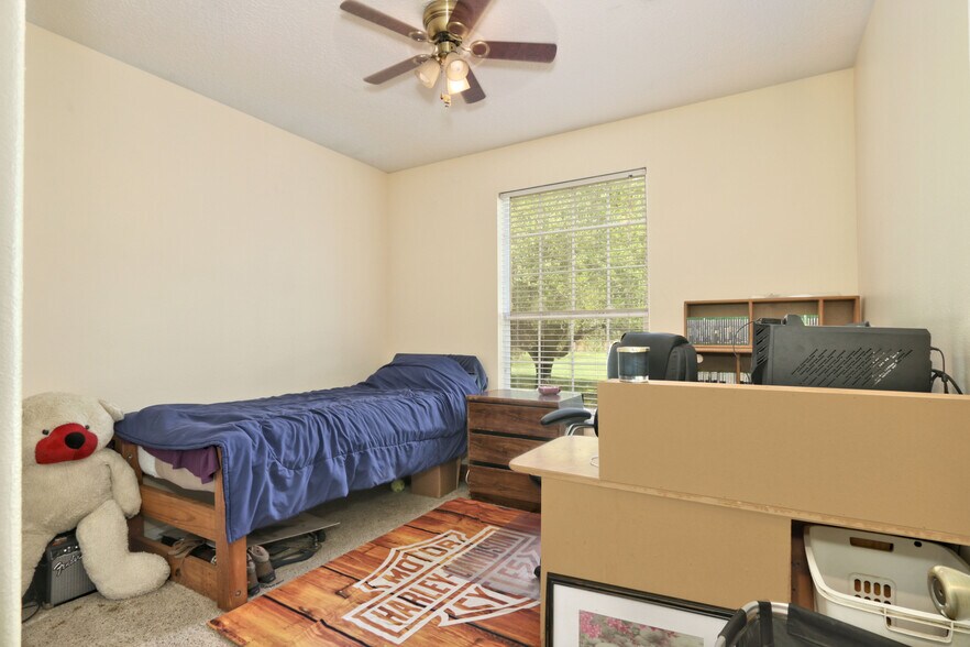 More Photos Of 18135 N Highway 75, Willis Specialty For Sale