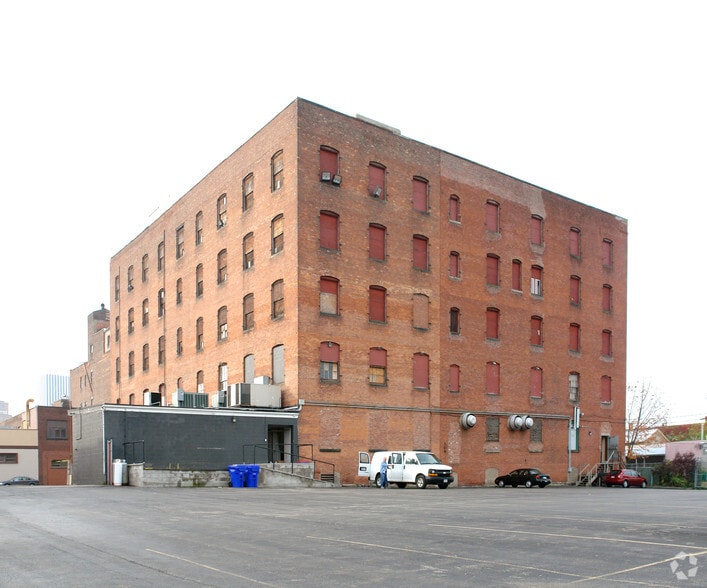 More Photos Of 444 Central Ave, Rochester Self Storage For Lease