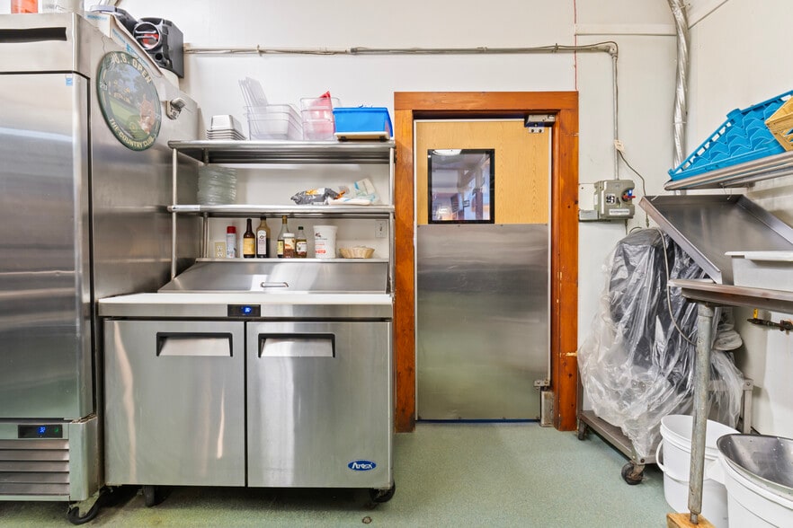 More Photos Of 52 Post Rd, Wells Restaurant For Sale