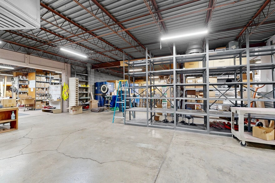 More Photos Of 1429 2nd Ave, Des Moines Warehouse For Sale