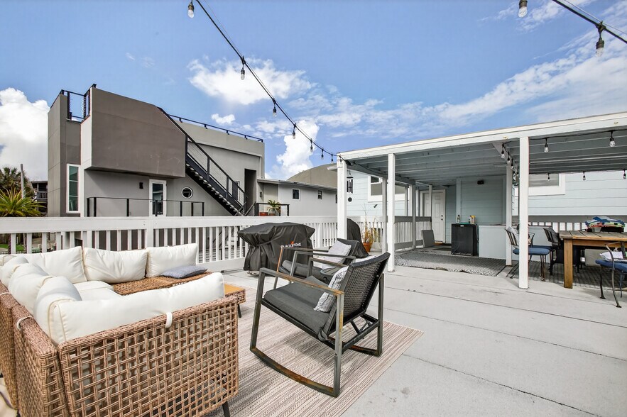 More Photos Of 123 Margaret St, Neptune Beach Multifamily For Sale