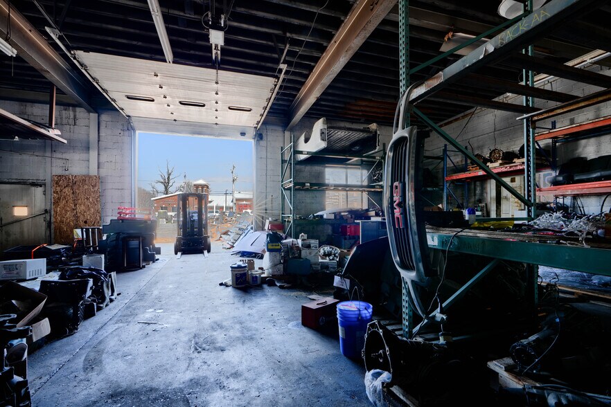 More Photos Of 712 Brown St, Salisbury Auto Repair For Sale