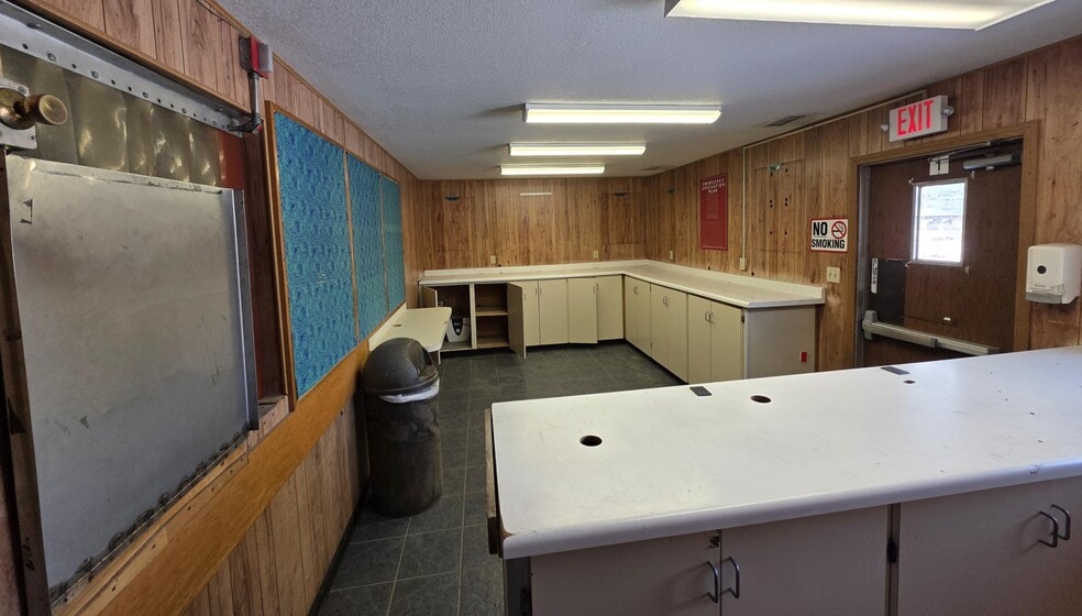 More Photos Of 200 E 14th St, Danville Warehouse For Sale