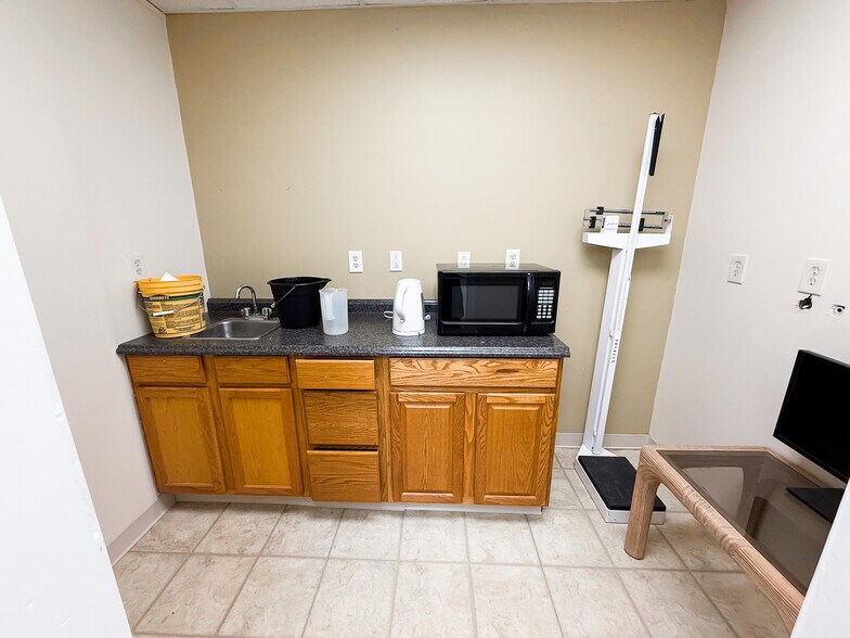 More Photos Of 339 N Route 73, Berlin Medical For Lease