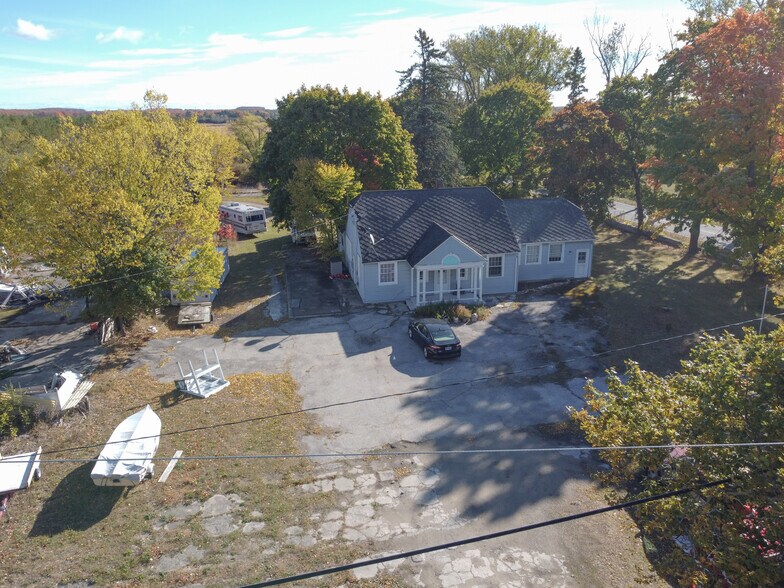 More Photos Of 5052 Reynolds Rd, Sturgeon Bay Flex For Sale