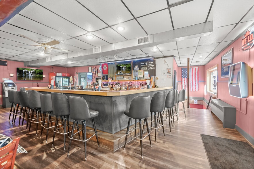 More Photos Of 200 E Main St, Hancock Restaurant For Sale