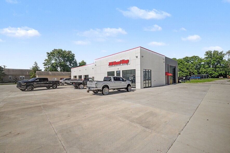 More Photos Of 212 N Lincoln Rd, Rockville General Retail For Sale