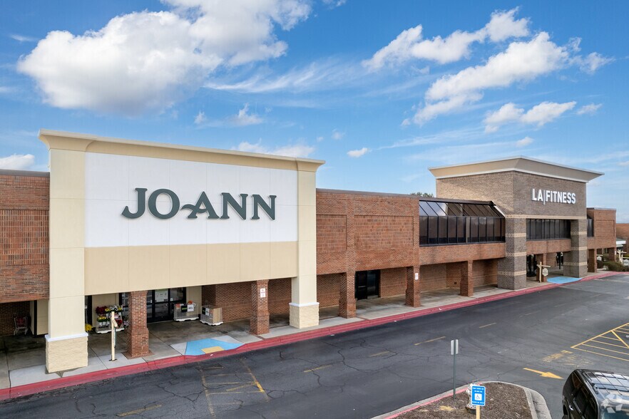 More Photos Of 501-570 Lakeland Plz, Cumming Unknown For Lease