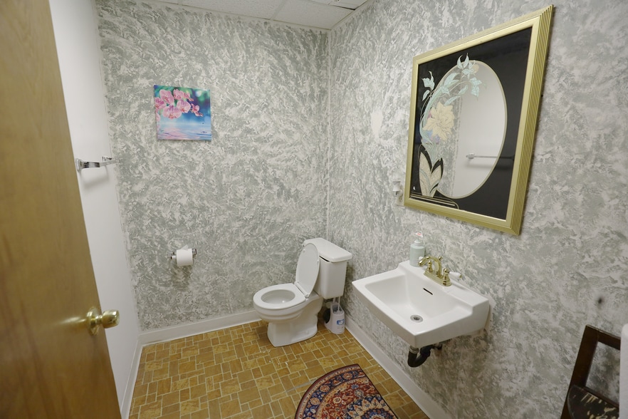 More Photos Of 2034-2046 Bailey Rd, Cuyahoga Falls Storefront Retail Office For Lease