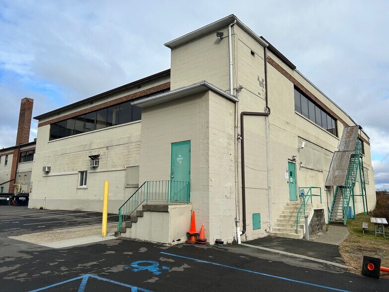 More Photos Of 93 Broadway, Menands Light Manufacturing For Sale