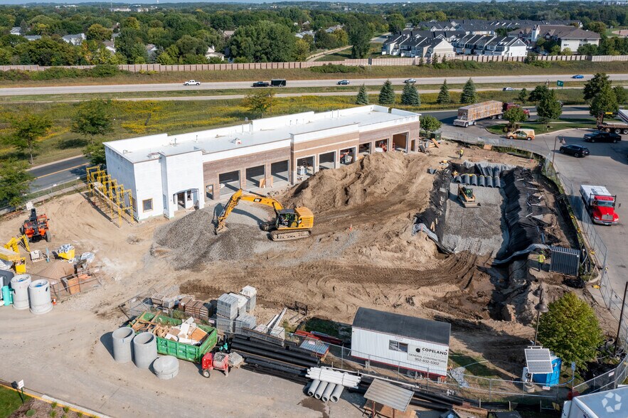 Primary Photo Of 8941 Crossroads Blvd, Chanhassen Auto Repair For Sale