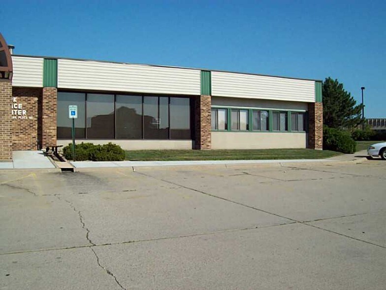 More Photos Of 1241 Park Pl NE, Cedar Rapids Office For Lease