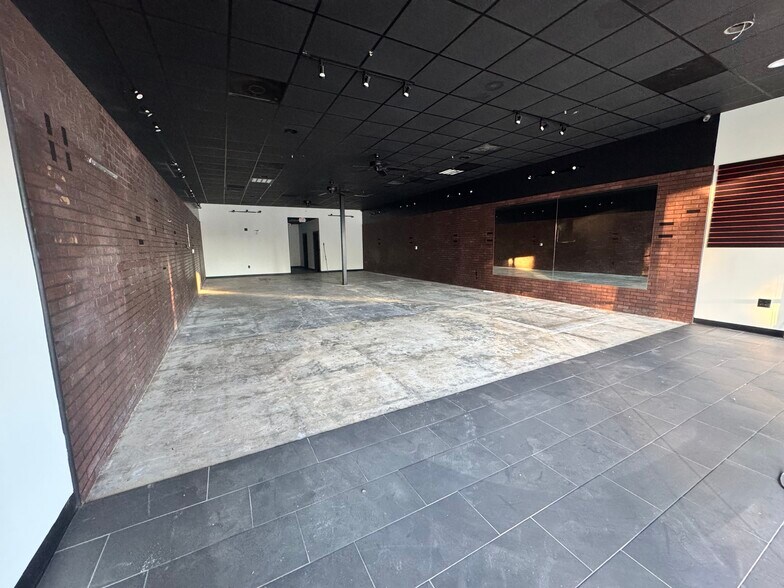 More Photos Of 20680 Westheimer Pky, Katy Unknown For Lease