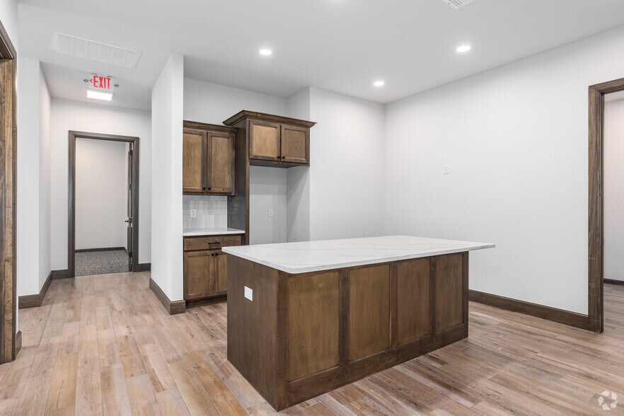 More Photos Of 17800 Knox Farm Rd, Edmond Unknown For Lease