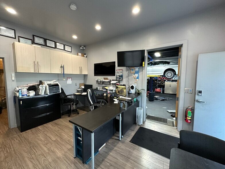 More Photos Of 9321 SE Stark St, Portland Auto Repair For Sale