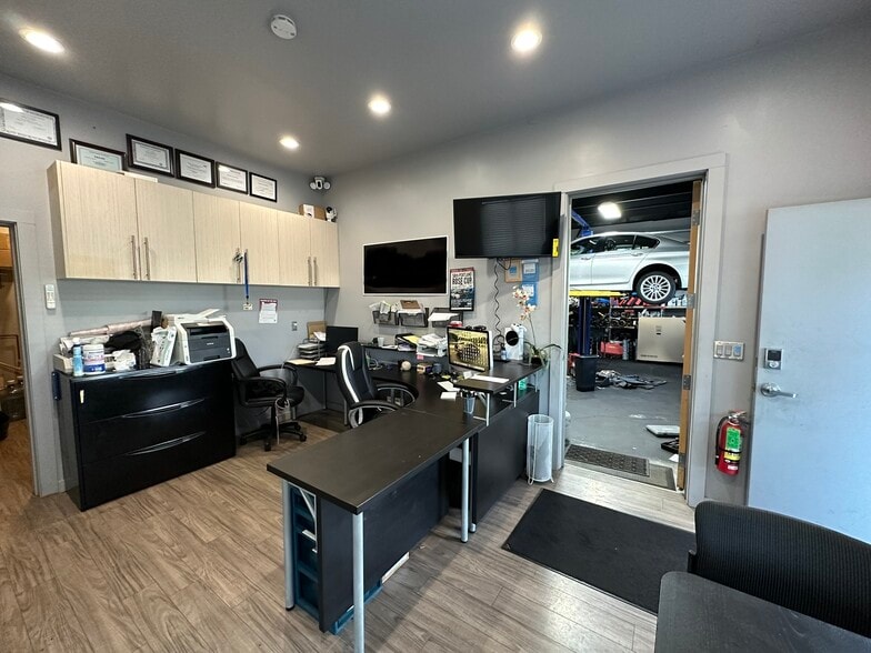 More Photos Of 9321 SE Stark St, Portland Auto Repair For Sale