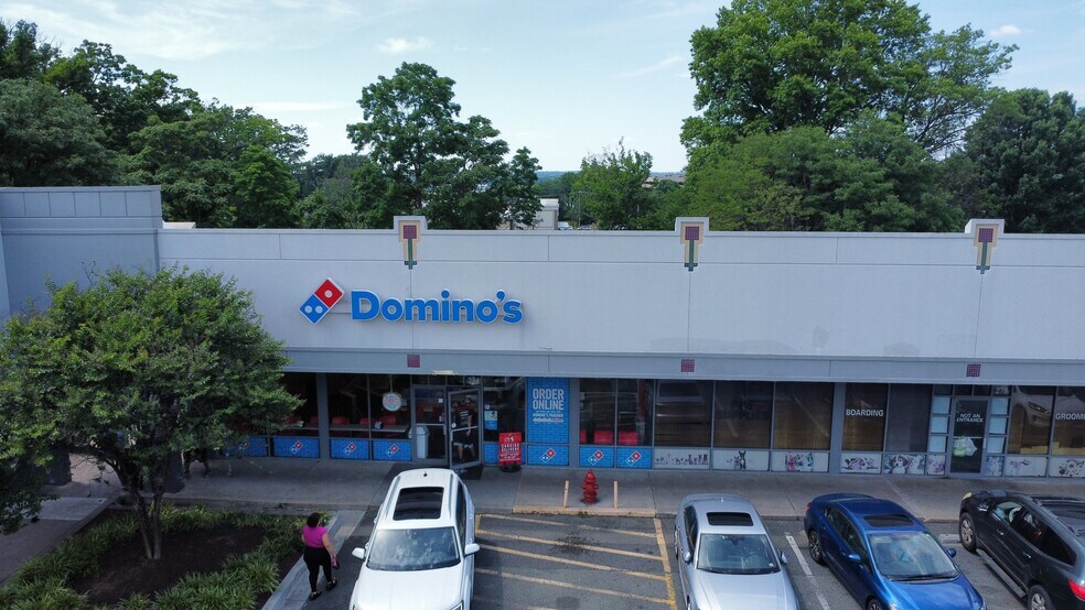 More Photos Of 206-300 N Frederick Ave, Gaithersburg Unknown For Lease